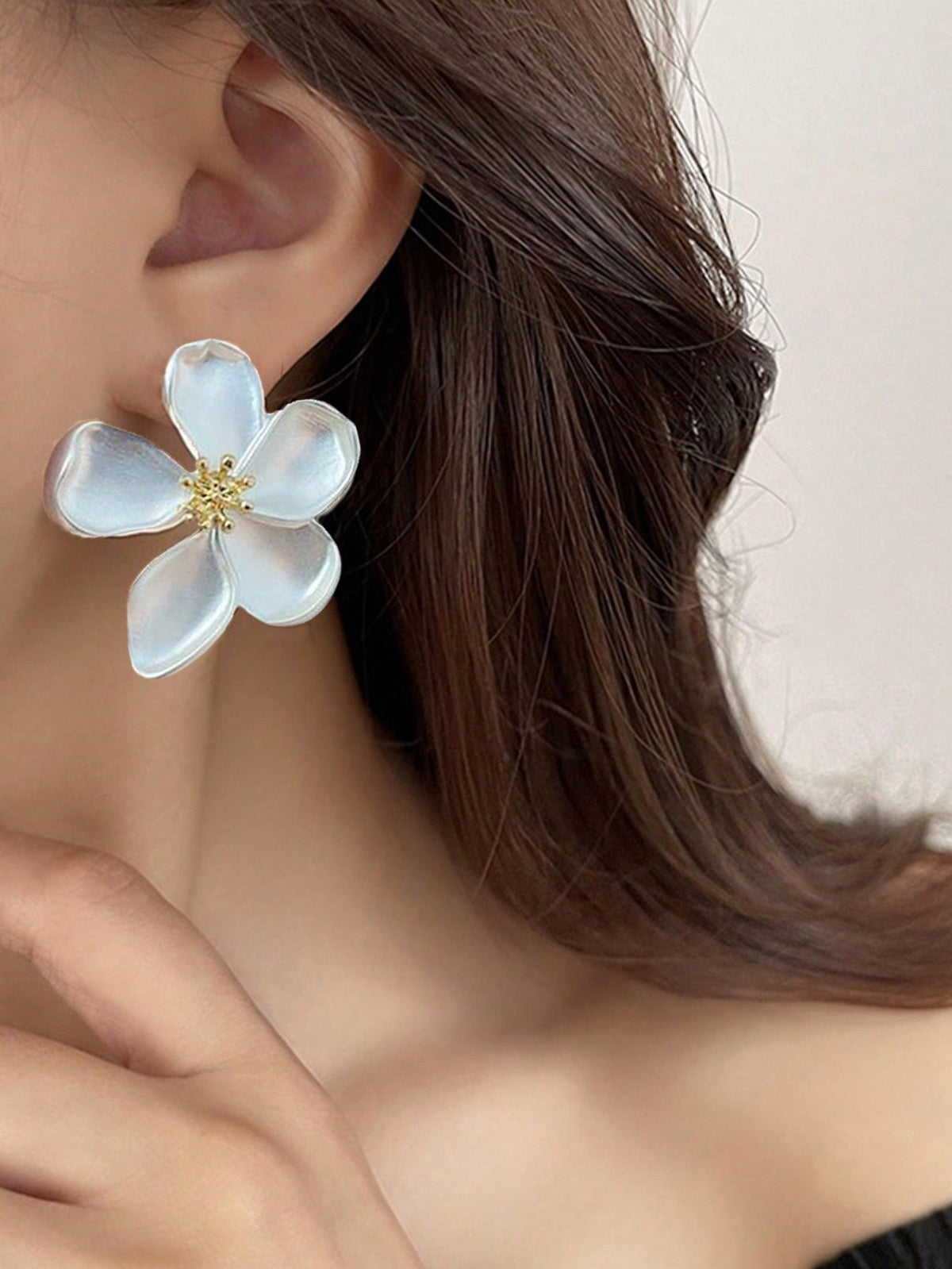 Brincos Glamour Floral de Metal